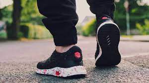 walking shoes for wide feet